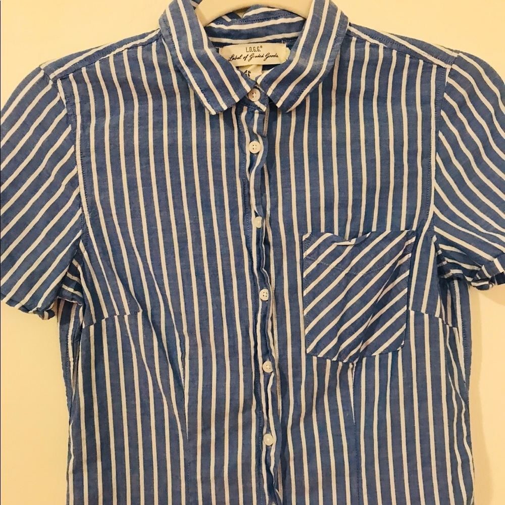 Collared short sleeve shirt